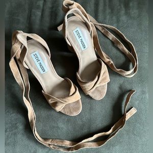Steve Madden Clary Suede Lace-Up Ankle Wrap Heels Size 5M